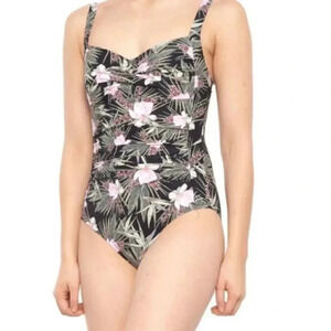 Nip Tuck size 6 one piece swimsuit